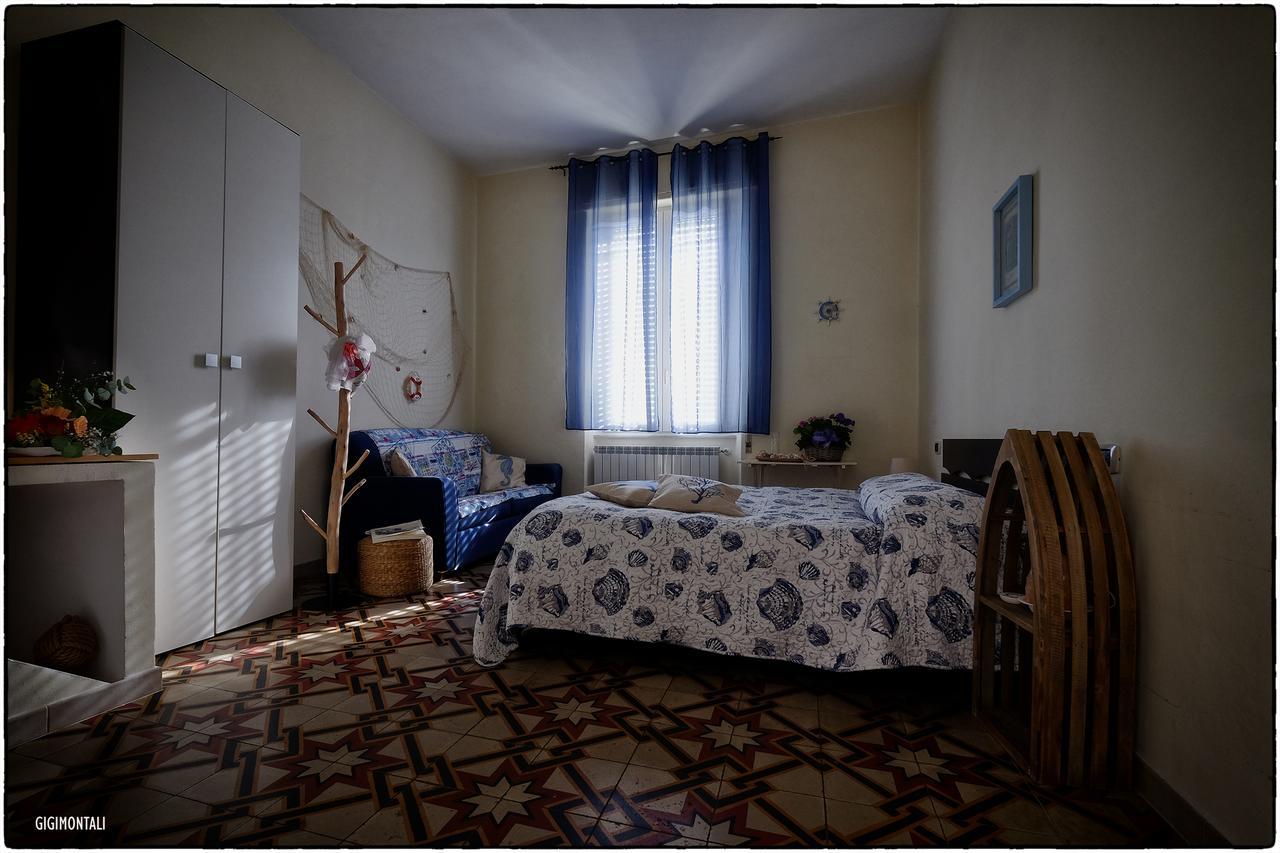 Bed and Breakfast La Casa Sul Molo Viareggio Habitación foto